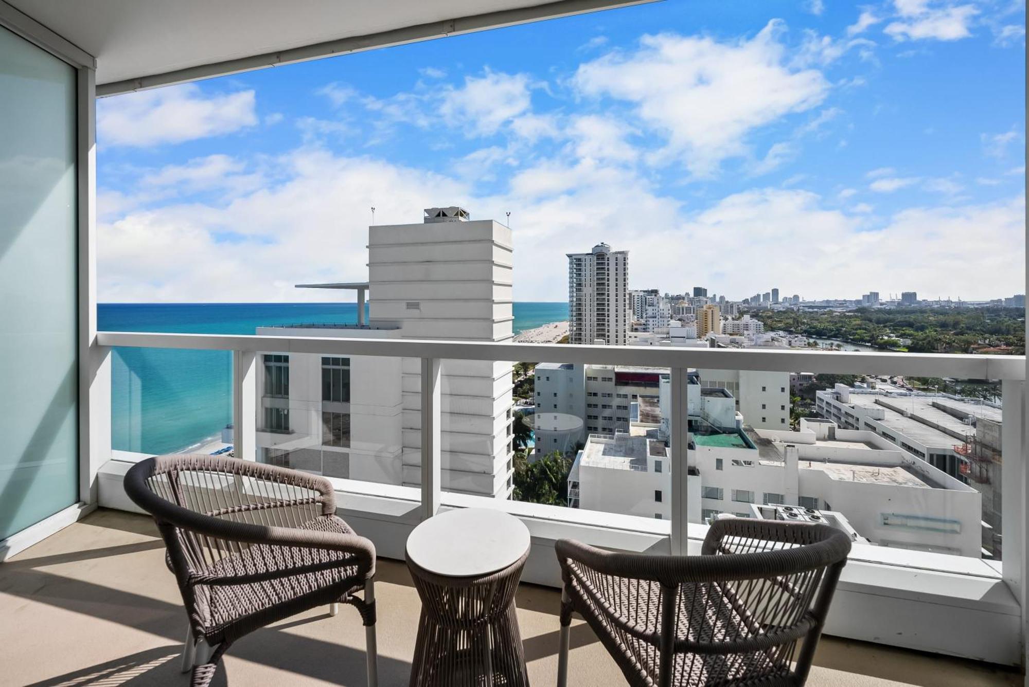 Fontainebleau Resort Balcony W Ocean + Bay View Miami Beach Exterior foto