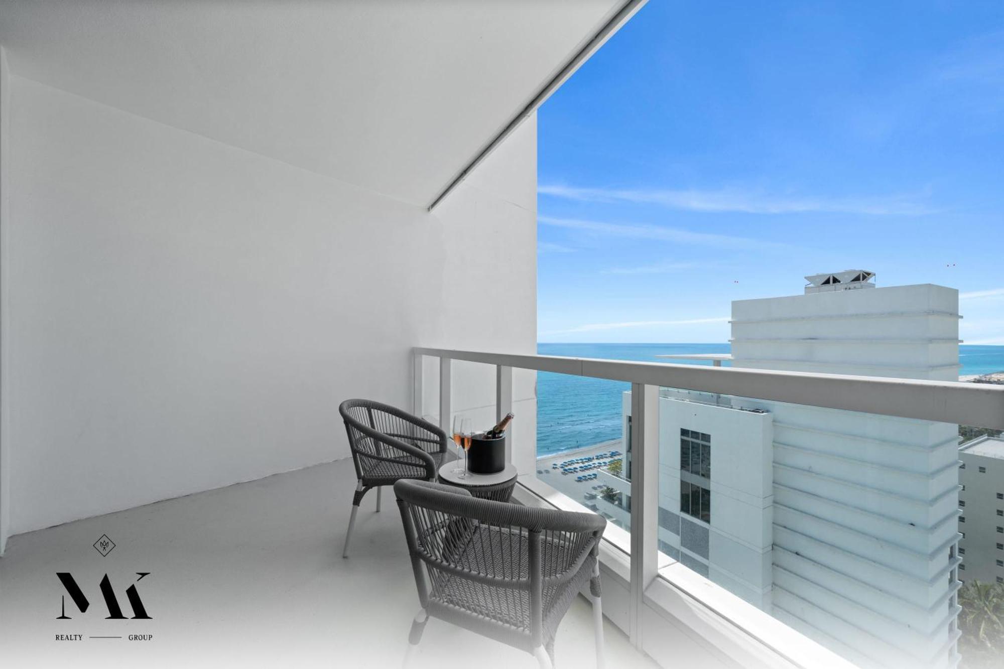 Fontainebleau Resort Balcony W Ocean + Bay View Miami Beach Exterior foto